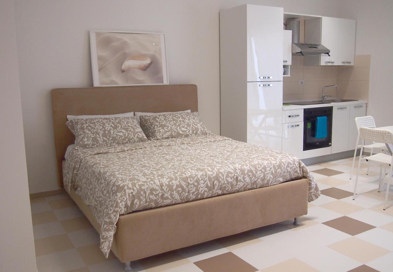 Le Rose Beach & Suites Appartamenti Fronte Mare A Villarosa Martinsicuro Ngoại thất bức ảnh