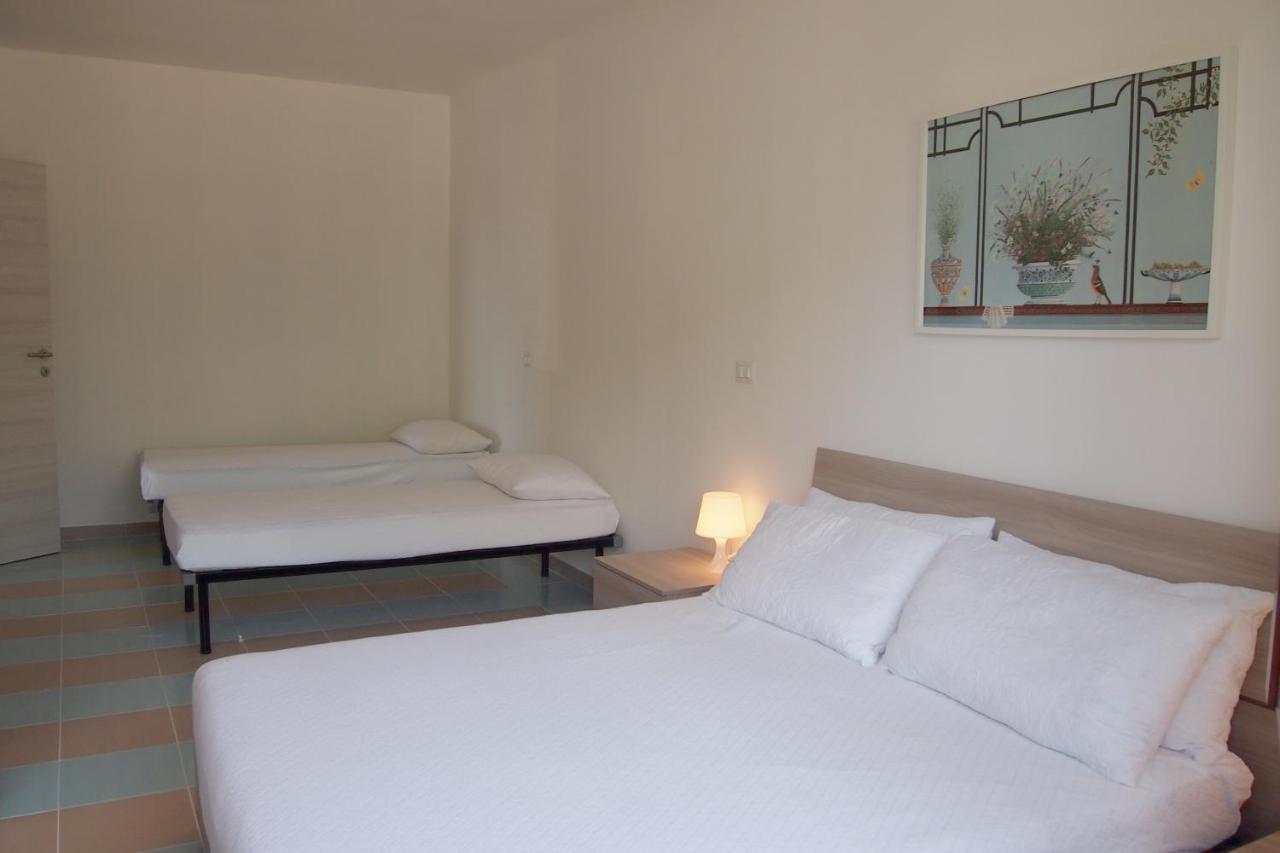 Le Rose Beach & Suites Appartamenti Fronte Mare A Villarosa Martinsicuro Ngoại thất bức ảnh