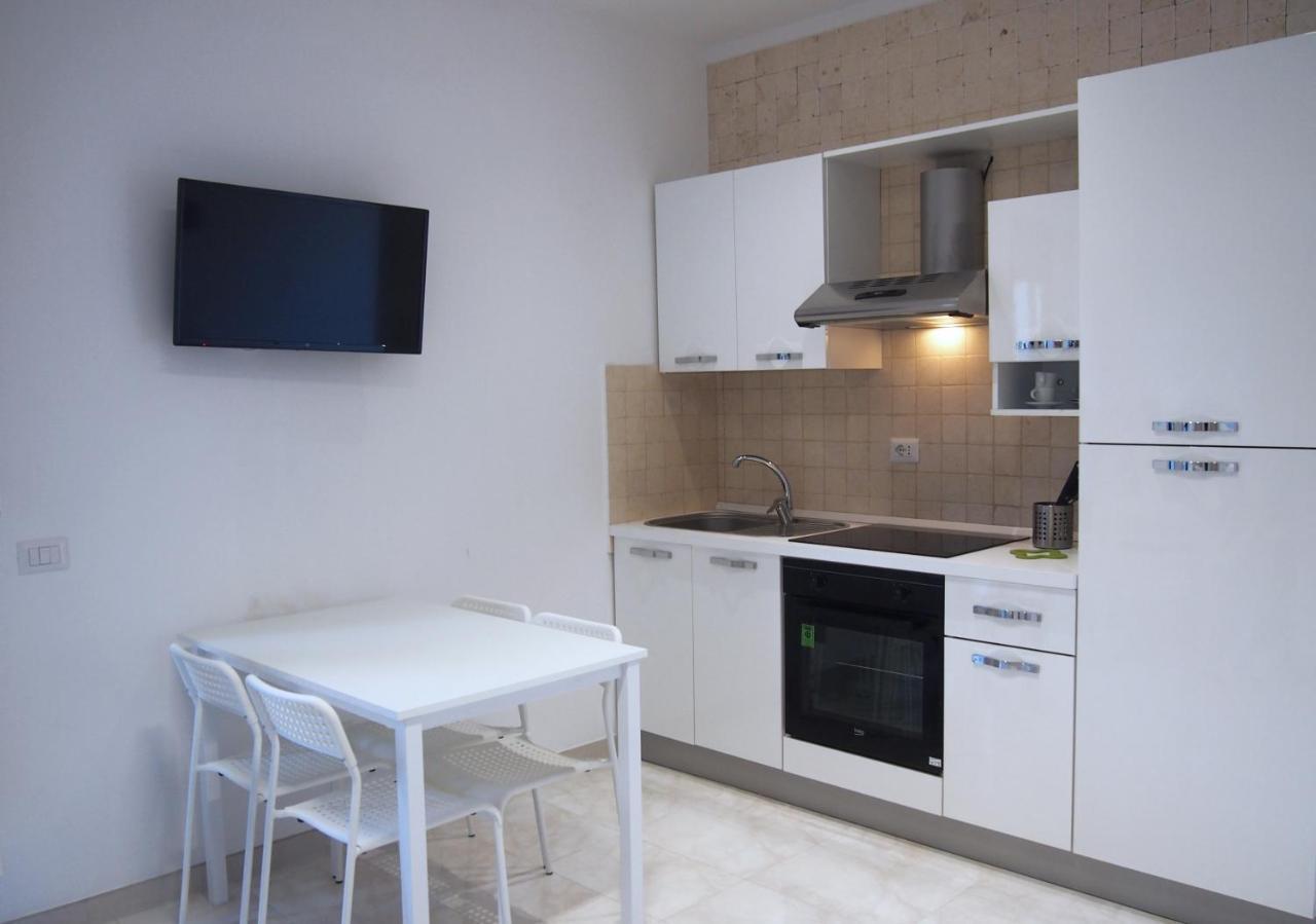 Le Rose Beach & Suites Appartamenti Fronte Mare A Villarosa Martinsicuro Ngoại thất bức ảnh