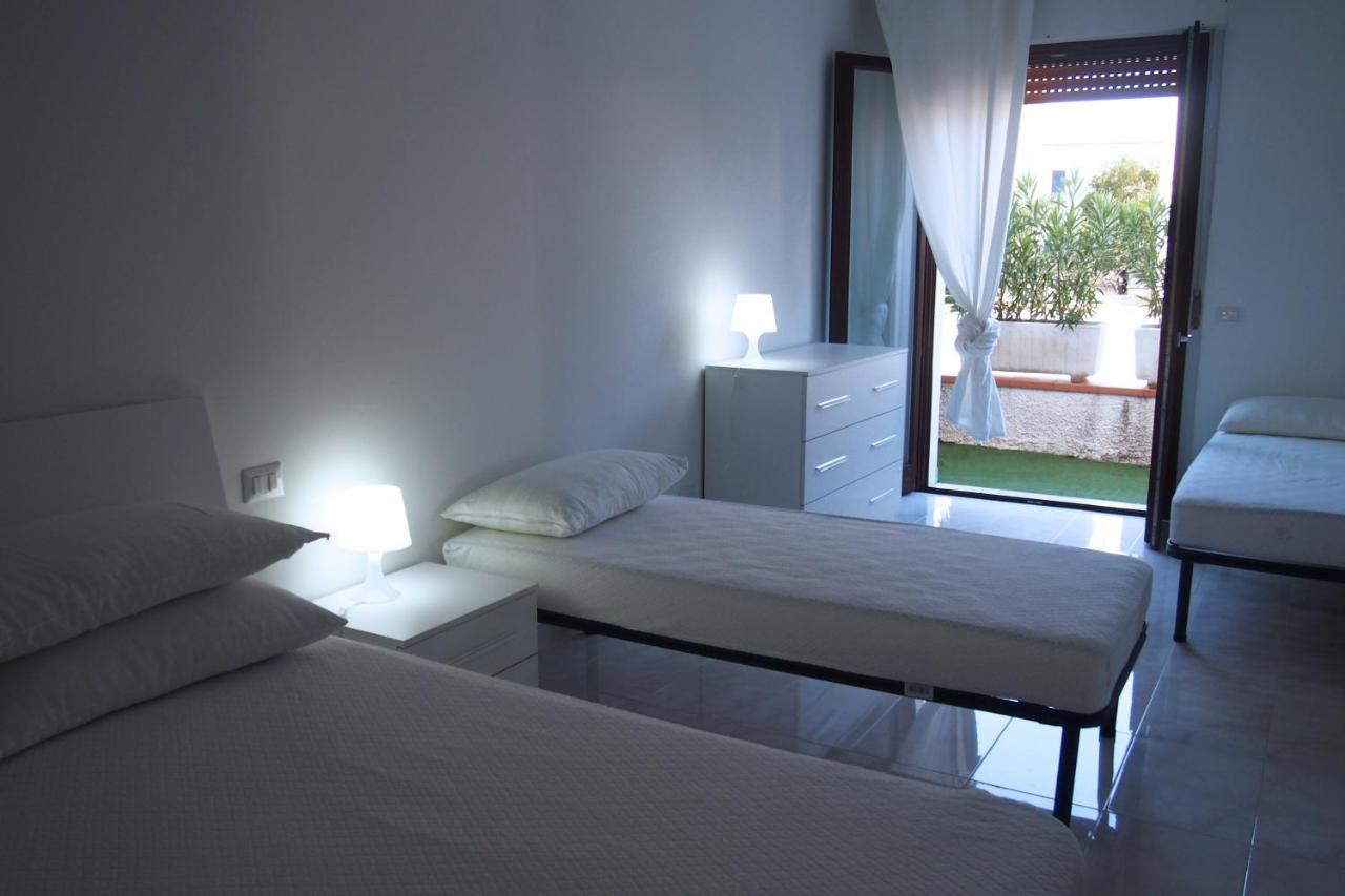 Le Rose Beach & Suites Appartamenti Fronte Mare A Villarosa Martinsicuro Ngoại thất bức ảnh