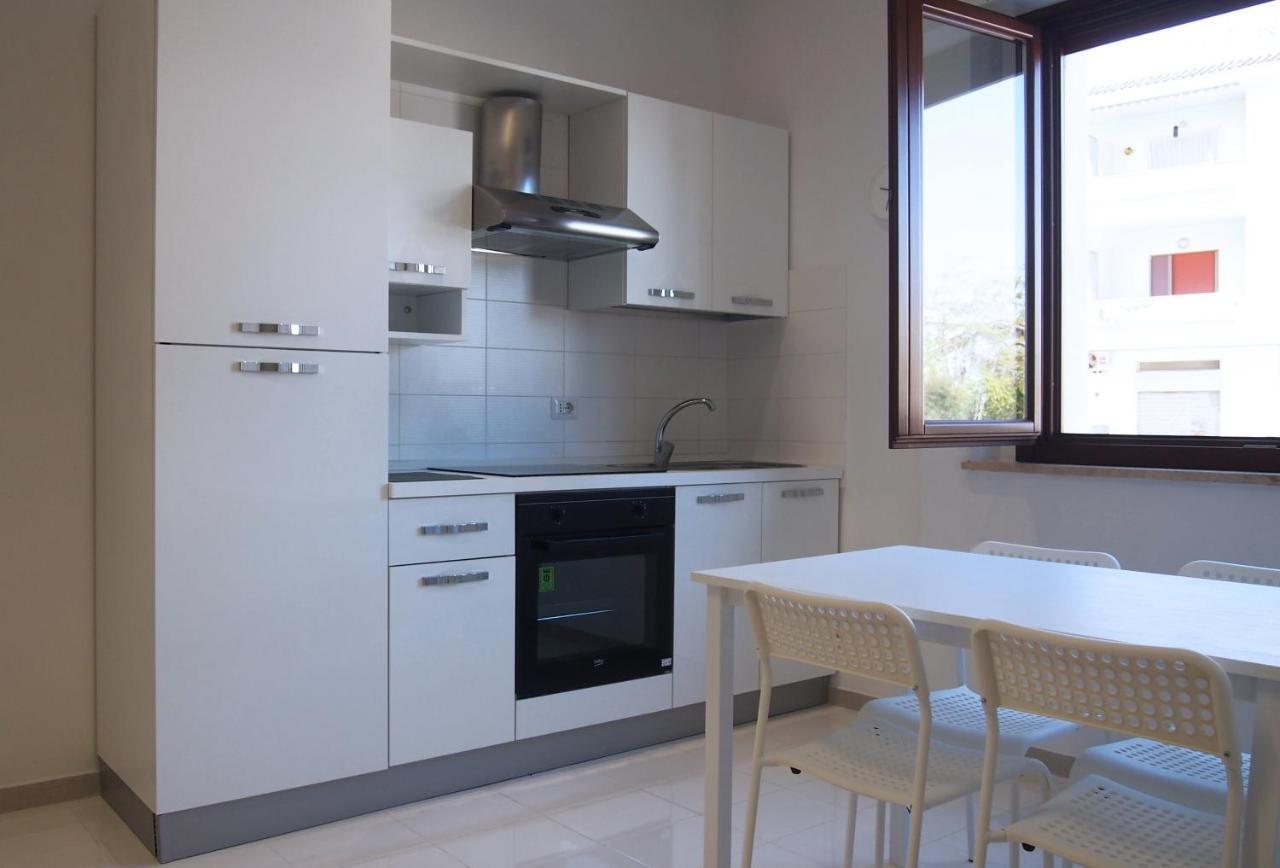Le Rose Beach & Suites Appartamenti Fronte Mare A Villarosa Martinsicuro Ngoại thất bức ảnh