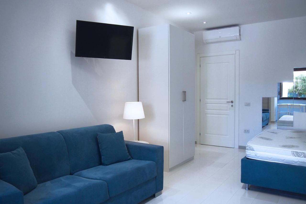 Le Rose Beach & Suites Appartamenti Fronte Mare A Villarosa Martinsicuro Ngoại thất bức ảnh