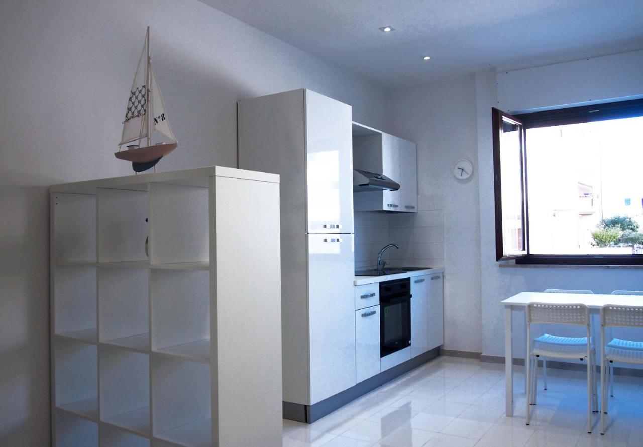 Le Rose Beach & Suites Appartamenti Fronte Mare A Villarosa Martinsicuro Ngoại thất bức ảnh